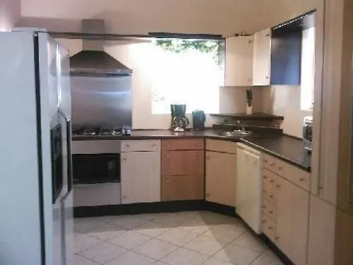 Tanki Leendert Palm Beach Vacation Villa