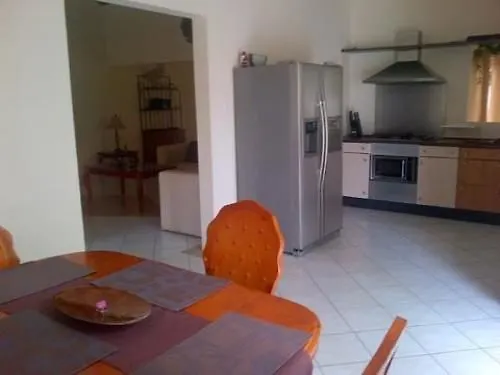 Tanki Leendert Palm Beach Vacation Villa ארובה