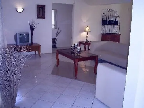 Tanki Leendert Palm Beach Vacation Villa Tanki Leendert