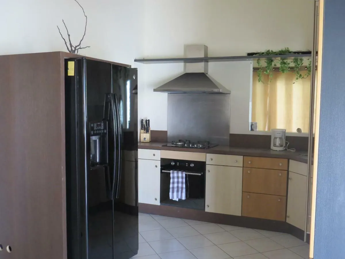 Tanki Leendert Palm Beach Vacation Villa  Tanki Leendert