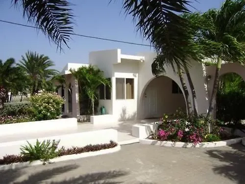 Palm Beach Vacation Villa Tanki Leendert