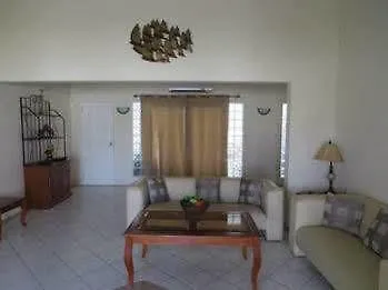 Palm Beach Vacation Villa Tanki Leendert