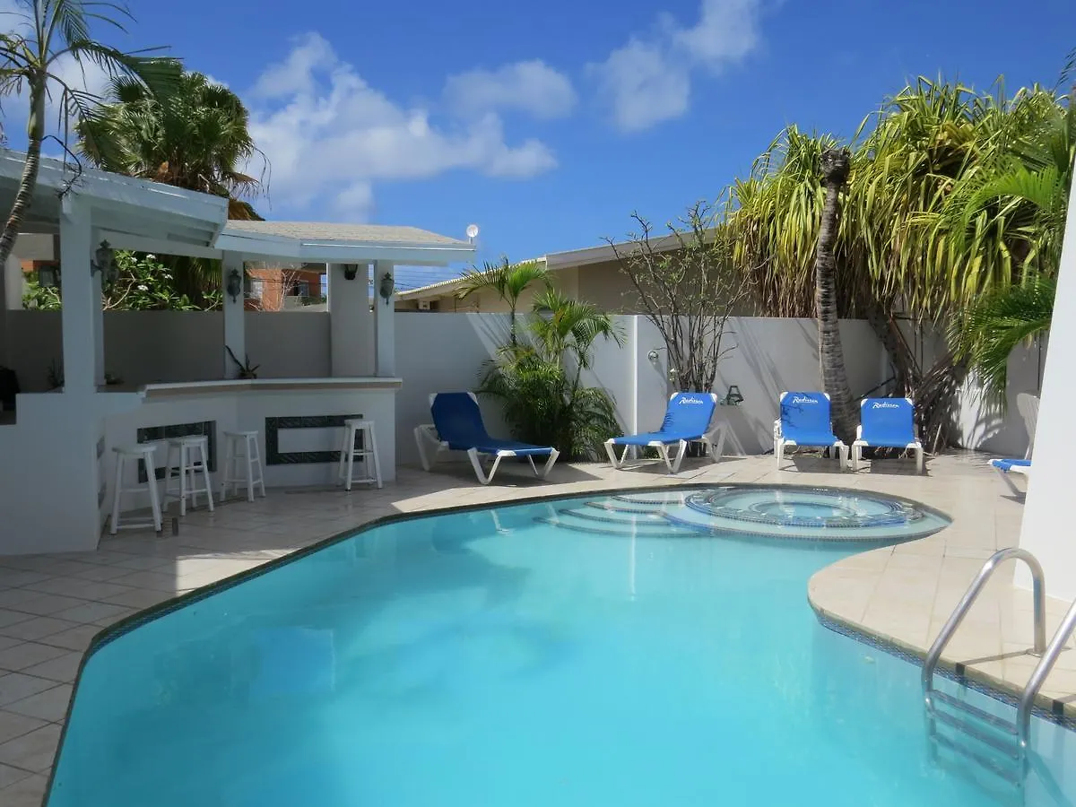 Palm Beach Vacation Villa Tanki Leendert